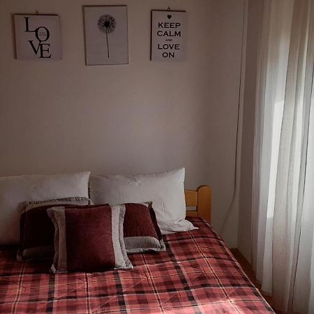Direkt Na Moru - Bungalov Lägenhet Šibenik Exteriör bild