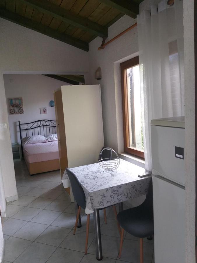 Direkt Na Moru - Bungalov Lägenhet Šibenik Exteriör bild