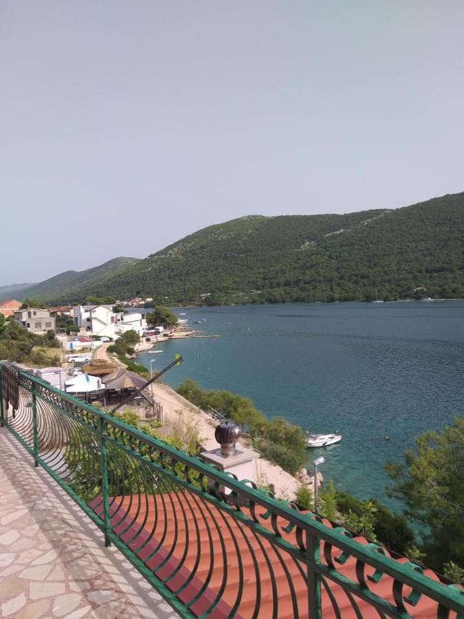 Direkt Na Moru - Bungalov Lägenhet Šibenik Exteriör bild