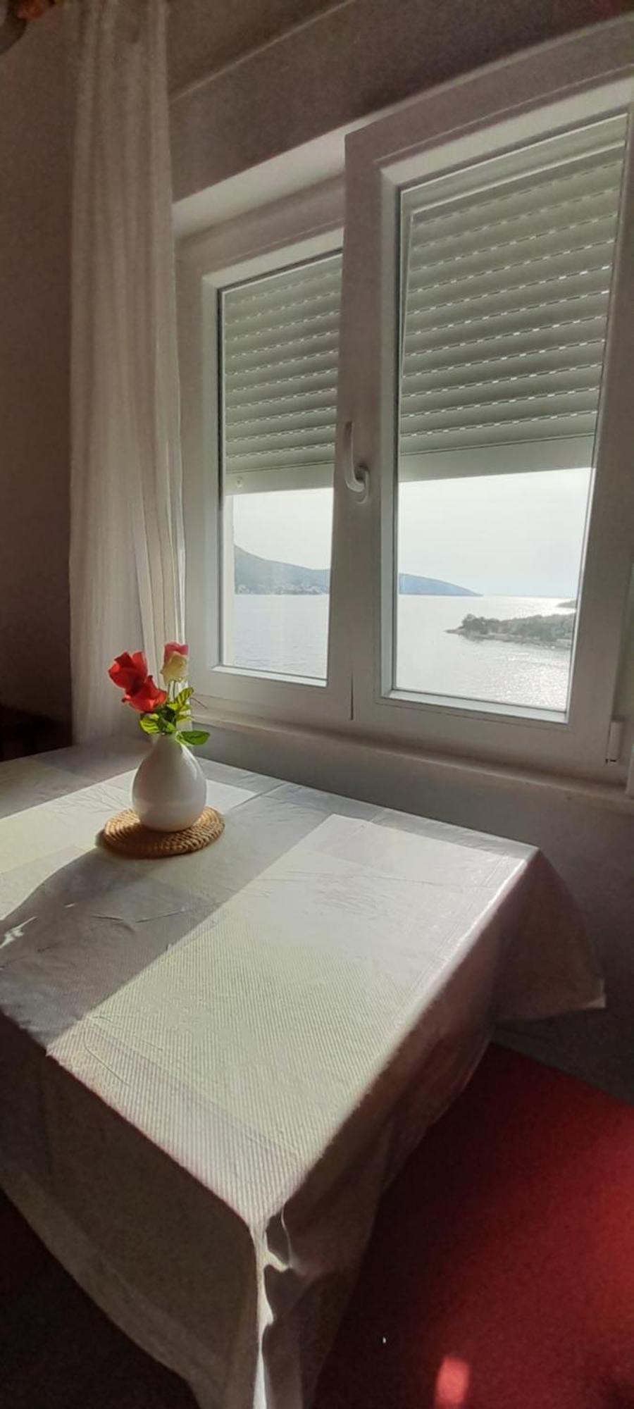 Direkt Na Moru - Bungalov Lägenhet Šibenik Exteriör bild